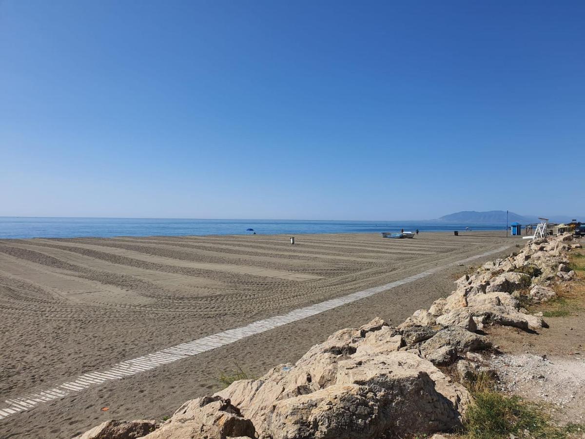 Boutique Apartment Near The Beach, 1 Gbps Wi-Fi Малага Екстериор снимка