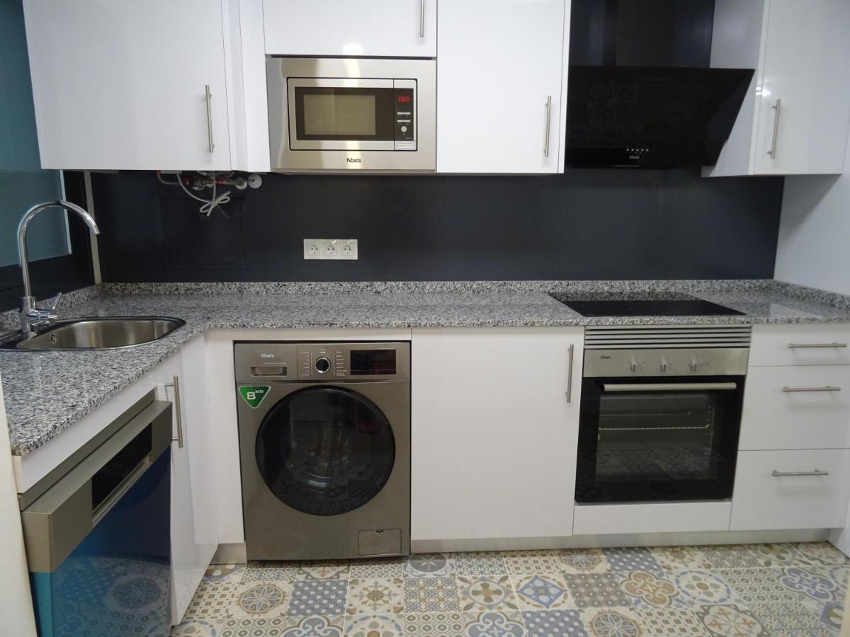 Boutique Apartment Near The Beach, 1 Gbps Wi-Fi Малага Екстериор снимка