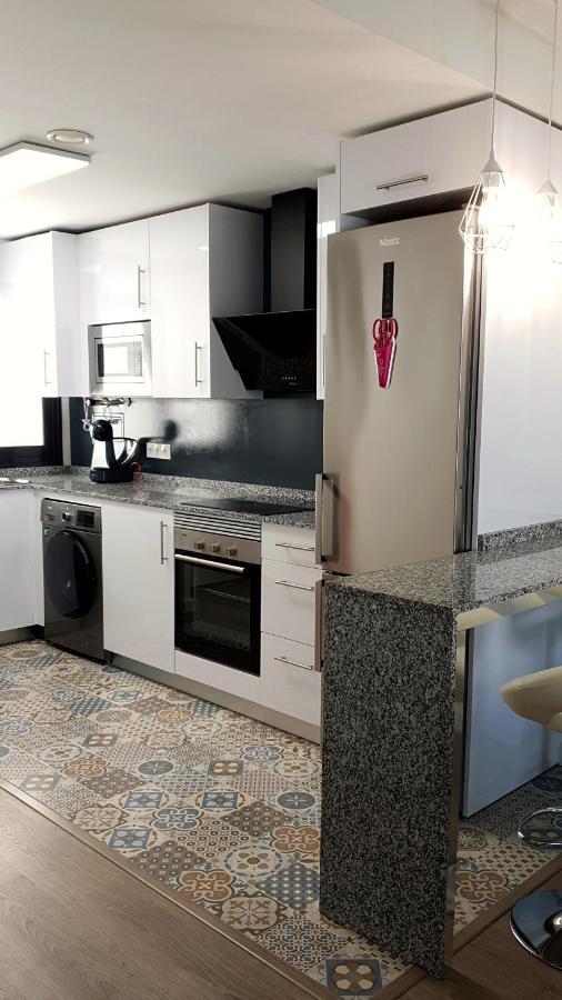 Boutique Apartment Near The Beach, 1 Gbps Wi-Fi Малага Екстериор снимка
